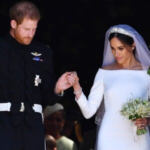 Em casamento com Príncipe Harry, Meghan Markle usou vestido de noiva inspirado na primeira noiva negra da realeza ocidental, Angela de Liechtenstein, que se casou em 2000 com Maximiliano de Liechtenstein, segundo filho do príncipe soberano Hans-Adam II de Liechtenstein, na Suíca