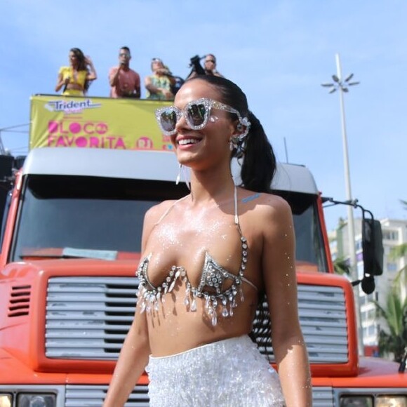 Bruna Marquezine é presença quase confirmada no Nosso Camarote