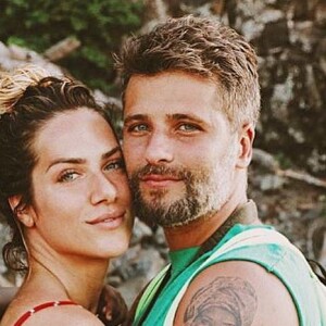 Bruno Gagliasso e Giovanna Ewbank adoram curtir dias de férias em Fernando de Noronha com a filha, Títi