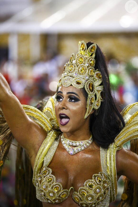 Flávia Lyra é rainha de bateria da Imperatriz Leopoldinense, sexta escola a desfilar no grupo especial na noite de domingo, 03 de março de 2019. A bombeira apostou em uma fantasia mais ousada para o carnaval 2019. 