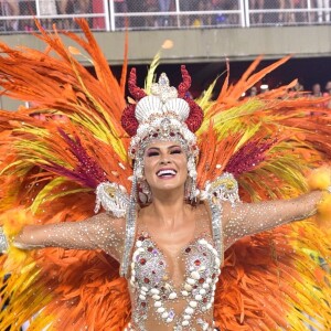 Musa da Paraíso do Tuiuti, Lívia Andrade avalia posto de rainha em entrevista antes do desfile nesta terça-feira, dia 05 de março de 2019
