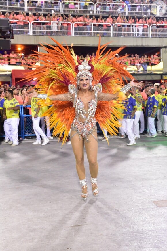 'Estou no Carnaval desde que eu tinha 9 anos de idade', disse Lívia Andrade, estreante como musa da Paraíso do Tuiuti