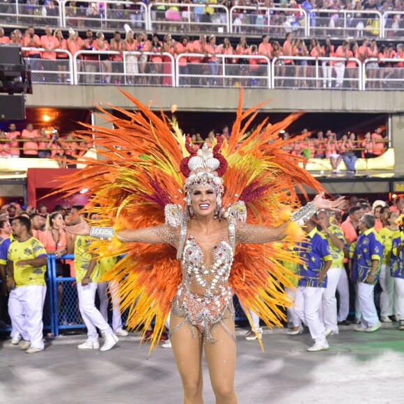 'Estou no Carnaval desde que eu tinha 9 anos de idade', disse Lívia Andrade, estreante como musa da Paraíso do Tuiuti