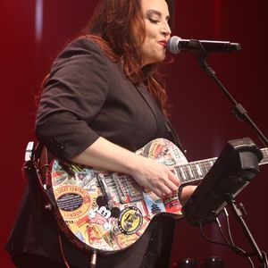 Ana Carolina levou seus fãs à loucura ao publicar primeira foto com a italiana no Instagram