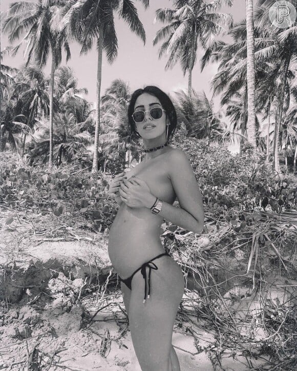 Grávida, Jade Seba posa de topless: 'Dia da Mulher na minha melhor versão'