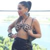 Anitta explicou escolha de look para comandar bloco no Rio de Janeiro