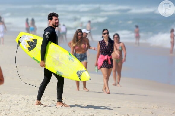 'O surfe é bom e gasta bastante energia', declara Cauã
