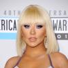 Christina Aguilera vendeu sua mansão por US$ 13.5 milhões, segundo informações do site americano 'TooFab', neste sábado, 16 de fevereiro de 2013