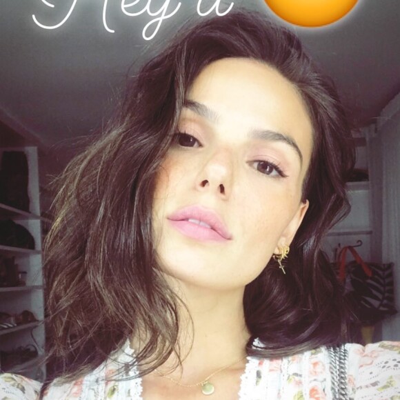 Isis Valverde compartilhou o look do dia em seu Instagram
