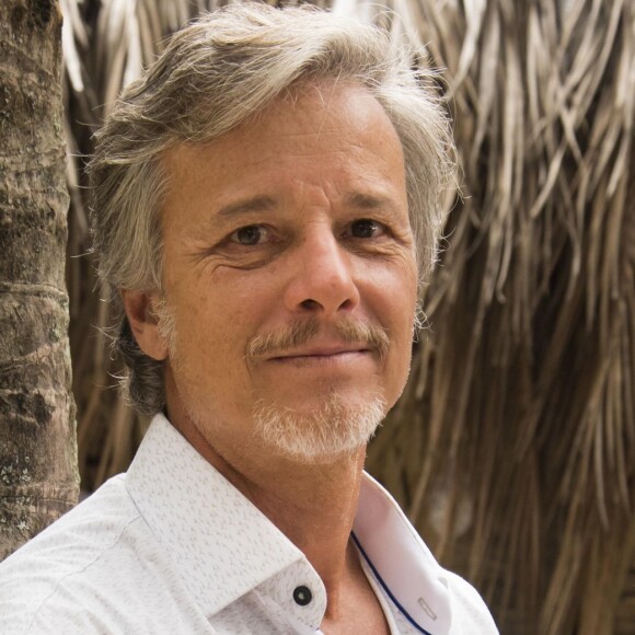 Marcello Novaes garantiu no programa 'Domingão do Faustão' de 24 de março de 2019 que o clima nos bastidores de 'O Sétimo Guardião' é muito bom