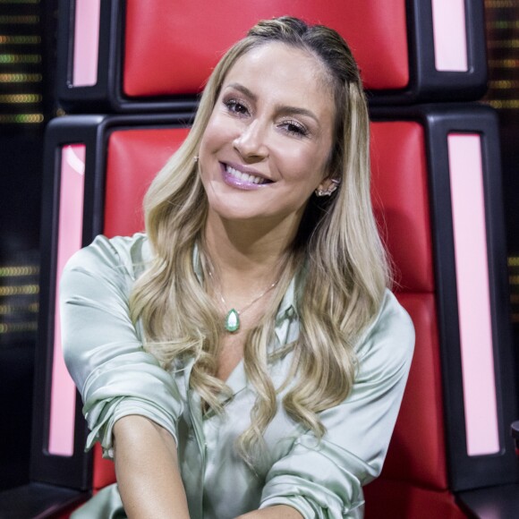 Claudia Leitte está grávida de uma menina. Ela exibiu a barriga de grávida em uma foto publicada no Instagram, em 31 de março de 2019