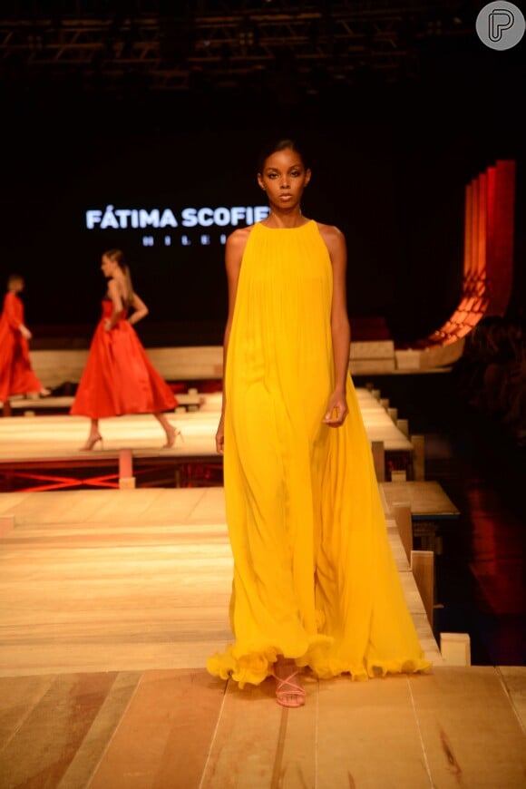 O amarelo de Fátima Scofield também apareceu em vestidos de tecidos leves para o verão 2020
