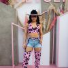Look Coachella 2019: Hennessy Carolina apostou no animal print com fundo pink