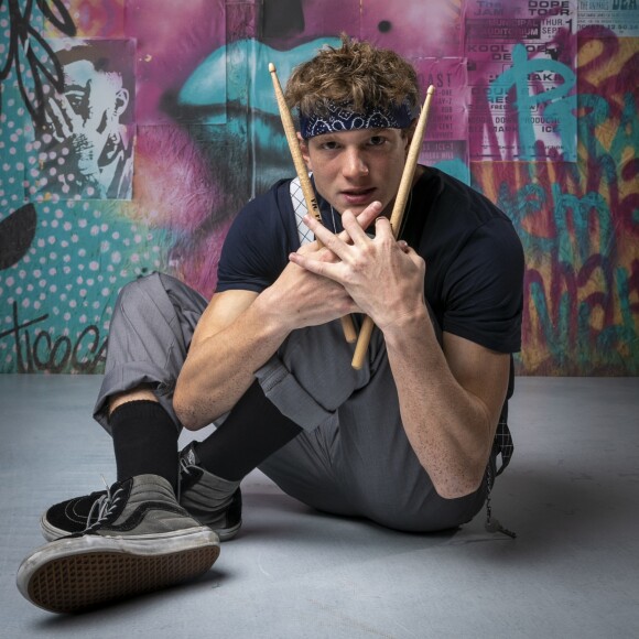 Pedro Novaes, além de atuar em 'Malhação', tem uma banda chamada Fuze com o irmão e com o primo