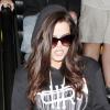 Khloé Kardashian chega ao aeroporto de Los Angeles, em 19 de novembro de 2012.