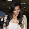 Kim Kardashian chega ao aeroporto de Los Angeles, em 20 de novembro de 2012.
