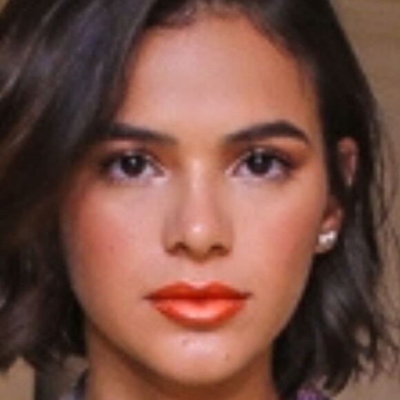 Bruna Marquezine e Lewis Hamilton teriam engatado namoro, segundo a revista 'Toda Teen' após curtirem juntos o festival Coachella. A partir daí, passaram a se seguir no Instagram