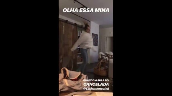 Sasha Meneghel foi filmada por amiga dançando para comemorar dia sem aula na faculdade