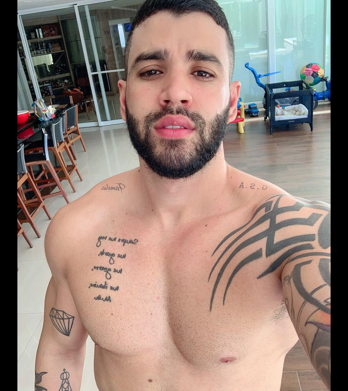 Foto Gusttavo Lima Sem Camisa Ganha Comentário Da Mulher Andressa Suita Em Foto Purepeople 