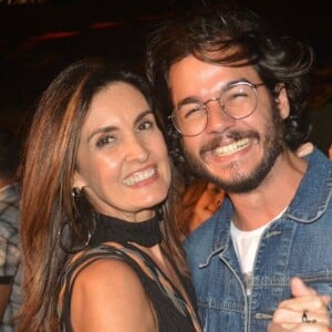 Fátima Bernardes dança com Túlio Gadêlha em casamento de amigos, em 27 de abril de 2018