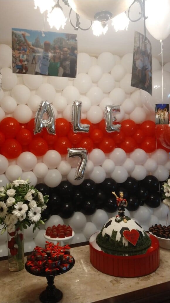 Festa de Alexandre Pato teve bolo em formato de bola de futebol com boneco do jogador