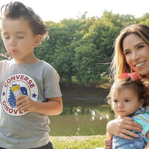 Patricia Abravanel mostrou foto dos filhos, Pedro e Jane, invadindo a maca antes dela ser levada para a sala de cirurgia e dar à luz Senor