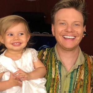 Filha de Michel Teló, Melinda surpreendeu cantor com pedido nesta quarta-feira, 1 de maio de 2019