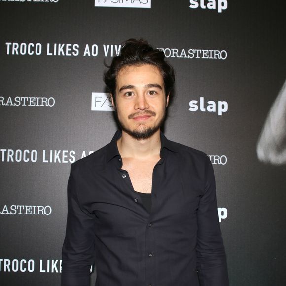 Novo álbum de Tiago Iorc possui 13 faixas