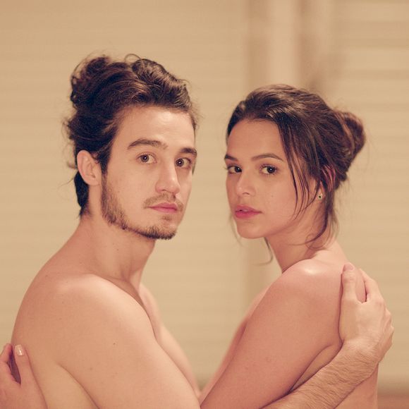 Bruna Marquezine estrelou o clipe 'Amei Te Ver', de Tiago Iorc