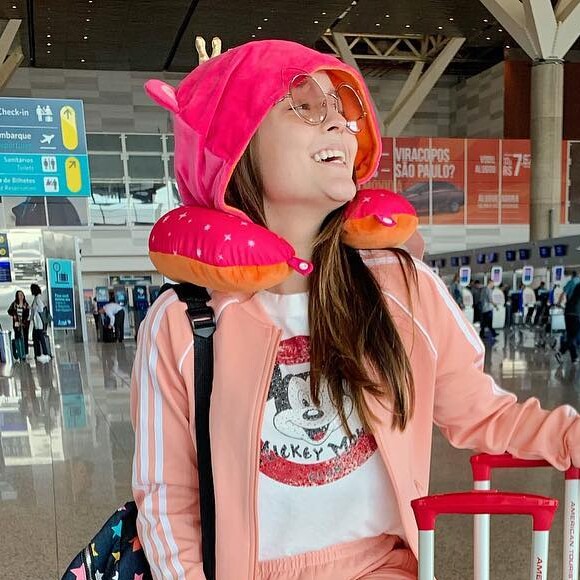 Larissa Manoela quer viajar para a África, fazer faculdade e tirar a carteira de habilitação