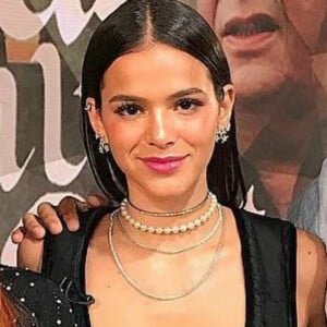 Marina Ruy Barbosa explica afastamento de Bruna Marquezine: 'Ritmo de vida diferentes'