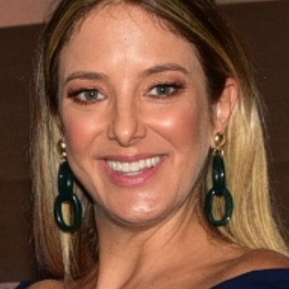 Grávidas, Ticiane Pinheiro e Camilla Camargo trocaram presentes