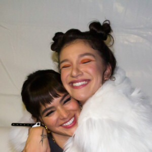 Bruna Marquezine prestigiou a amiga Priscilla Alcântara no evento Virada Cultural em São Paulo, neste final de semana