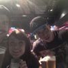 Caio Castro e Maria Casadevall bebem cerveja com amigo no Japão