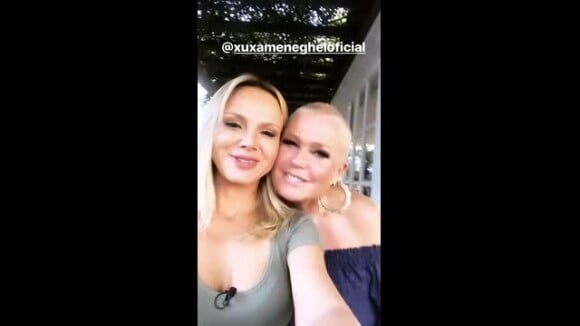 Eliana encontra Xuxa para gravação de programa