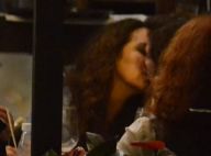 Ana Carolina e a italiana Chiara Civello se beijam durante jantar no Rio. Fotos!