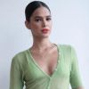 Bruna Marquezine brilha com look transparente em evento de joias