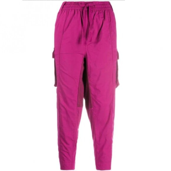 Uma calça cargo rosa, já que pink is the new black, na Farfetch, por R$ 5.537