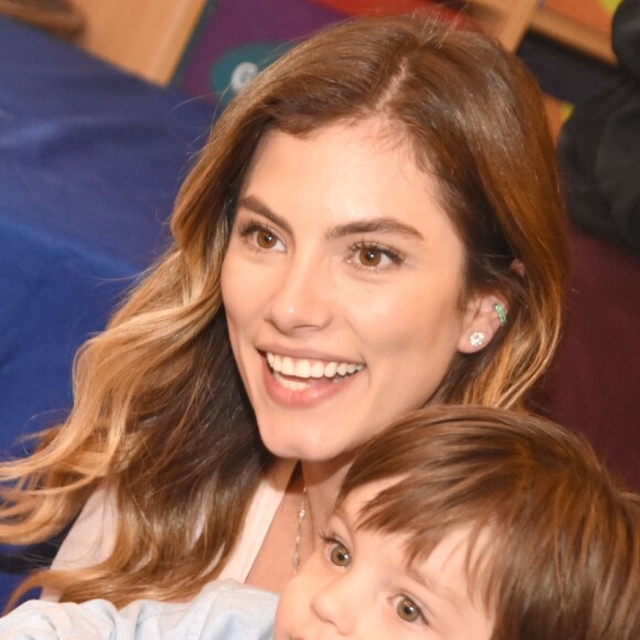 Filho de Bruna Hamú, Julio chamou atenção pela semelhança com a mãe em festa de aniversário de 2 anos: 'Sua xerox!'