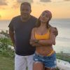 'Não há nada mais divertido do que assistir meu pai fazendo comentários da viagem no Instagram dele', disse Anitta