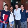 Pedro Leonardo, João Guilherme, Zé Felipe e Matheus Vargas surgiram em foto com pai na web