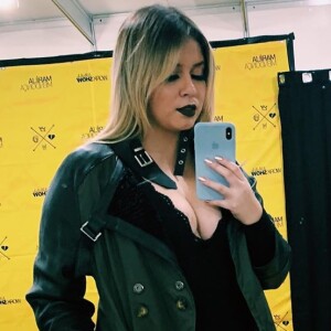 Marilia Mendonça agita a web com look fashionista