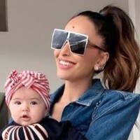 Aos 6 meses, filha de Sabrina Sato tem mais de dez óculos: 'Tenta colocá-los'