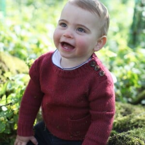 Filho de Kate Middleton e do príncipe William, Louis, de 1 ano, fez seu primeiro evento no balcão do Palácio de Bunckingham