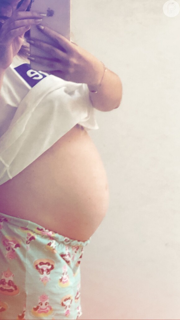 Tatá Werneck mostrou barriga de gravidez em foto no Instagram