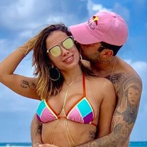 Anitta e Pedro Scooby trocaram declarações no 1º Dia dos Namorados juntos: 'Meu coração está radiante de alegria porque o destino te trouxe mais uma vez para minha vida'