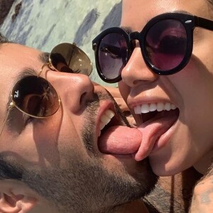 Anitta e Pedro Scooby assumiram o namoro durante viagem por Báli. 'É uma delícia ter um namorado que te trata como uma rainha todos os dias', suspirou a funkeira