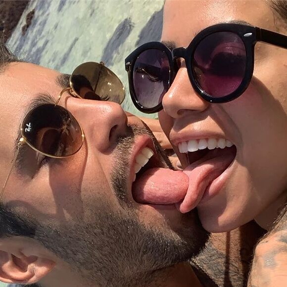 Anitta e Pedro Scooby assumiram o namoro durante viagem por Báli. 'É uma delícia ter um namorado que te trata como uma rainha todos os dias', suspirou a funkeira