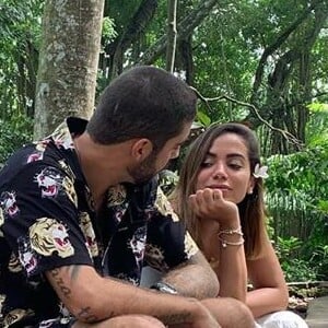 Anitta ganhou declaração de amor do namorado, Pedro Scooby: 'Com tantas qualidades, os defeitos ficaram insignificantes! Te amo'