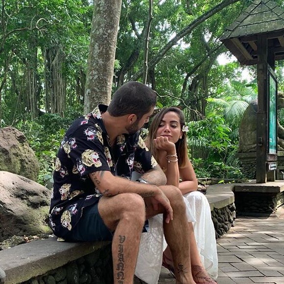 Anitta ganhou declaração de amor do namorado, Pedro Scooby: 'Com tantas qualidades, os defeitos ficaram insignificantes! Te amo'